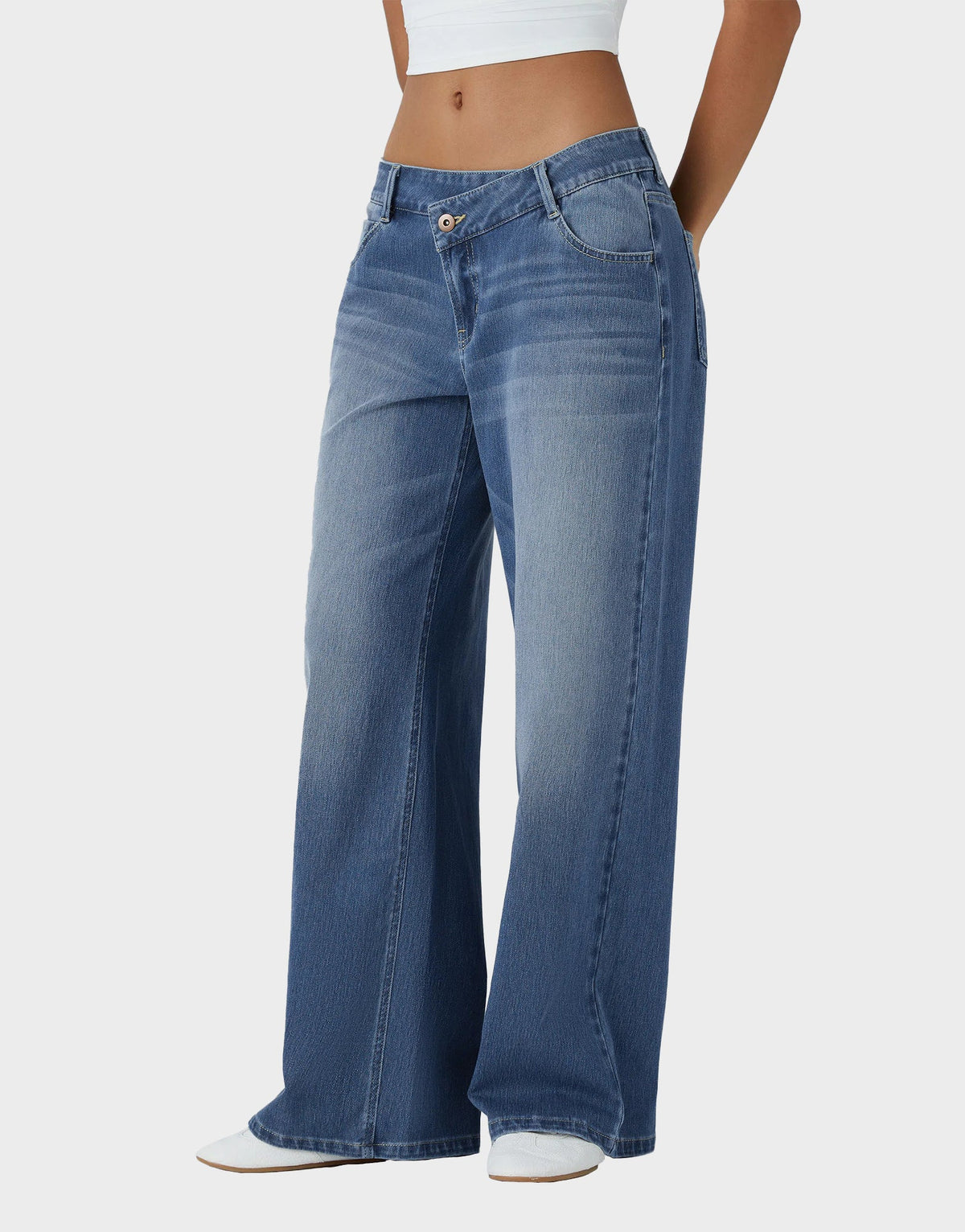 Asymmetrische Loose-Fit Wide-Leg Jeans mit niedriger Taille