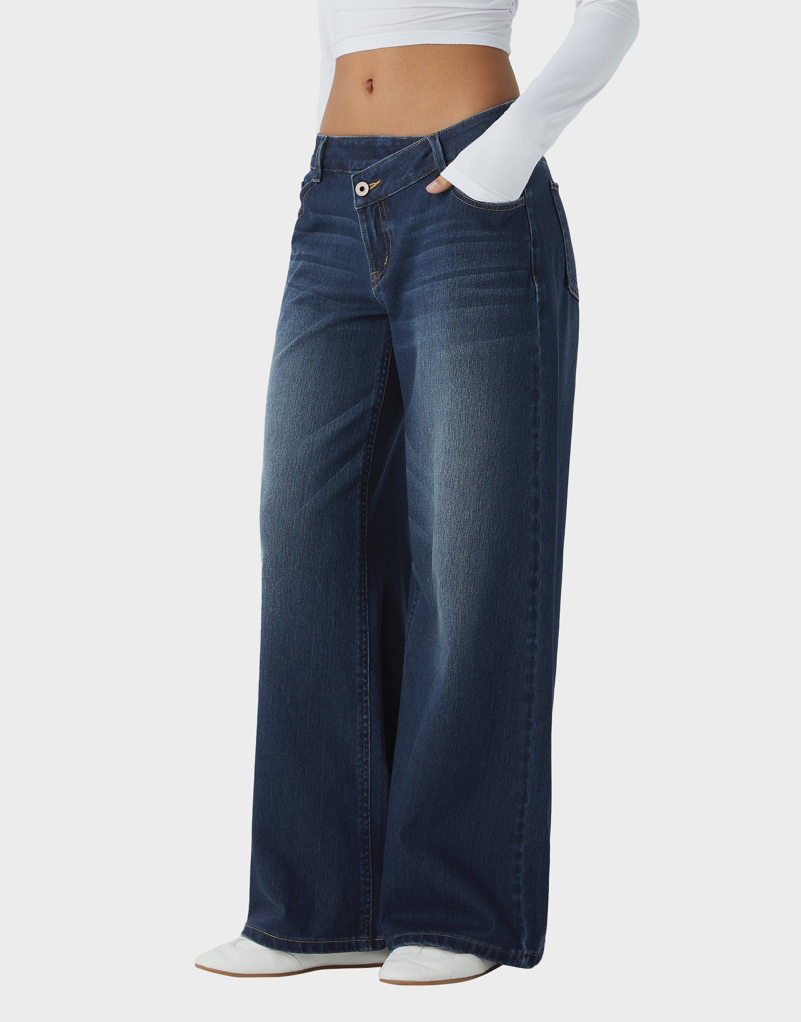 Asymmetrische Loose-Fit Wide-Leg Jeans mit niedriger Taille