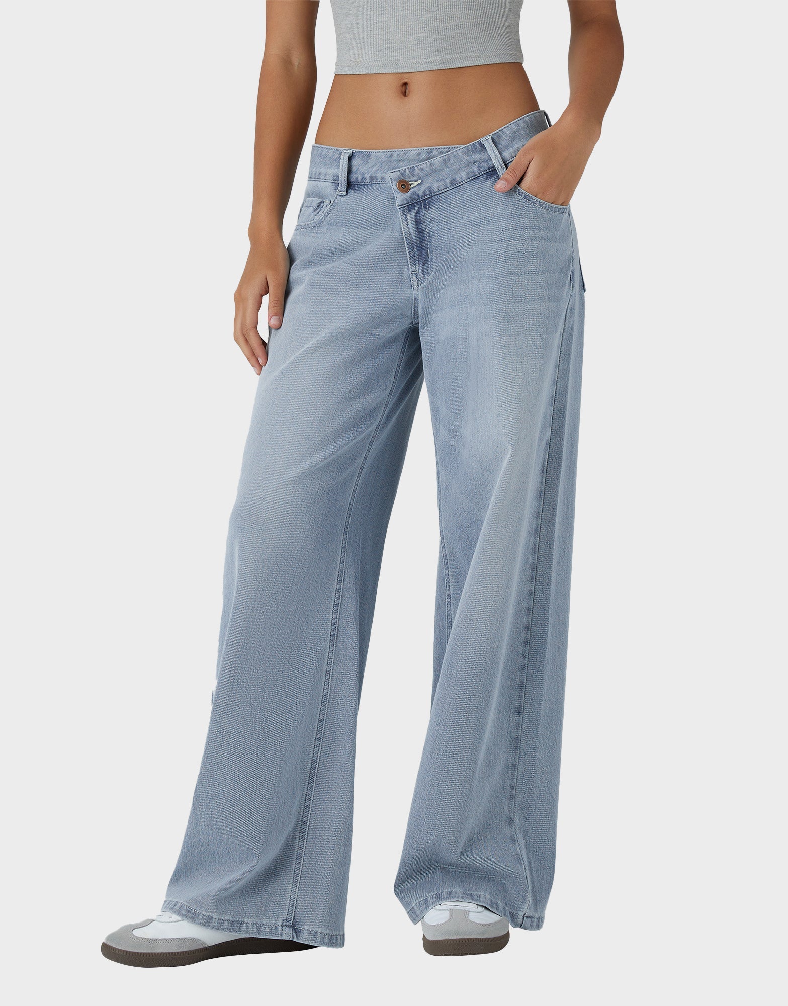Asymmetrische Loose-Fit Wide-Leg Jeans mit niedriger Taille
