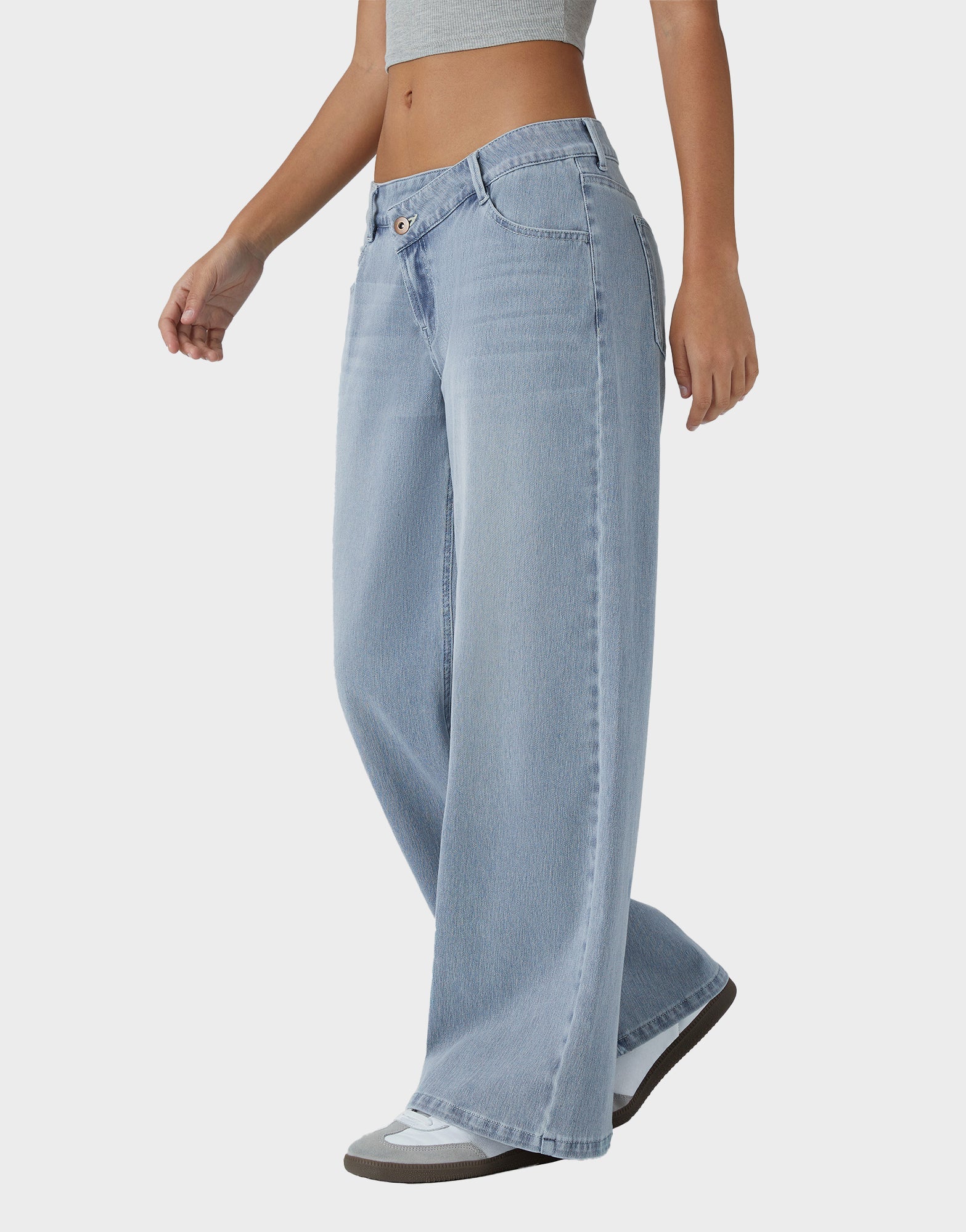 Asymmetrische Loose-Fit Wide-Leg Jeans mit niedriger Taille