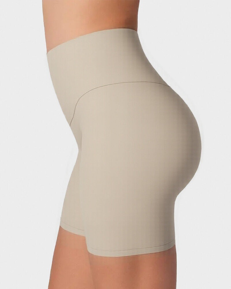 Leichte High-Waist Yoga-Shorts mit Formeffekt