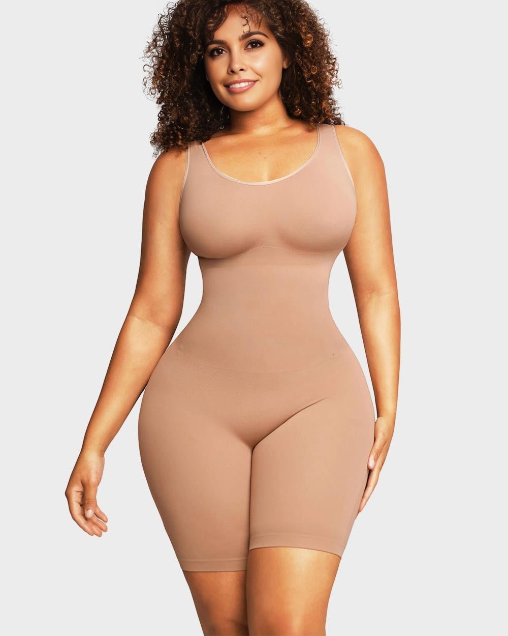 Nahtloser Shaping-Body mit mittellangem Bein